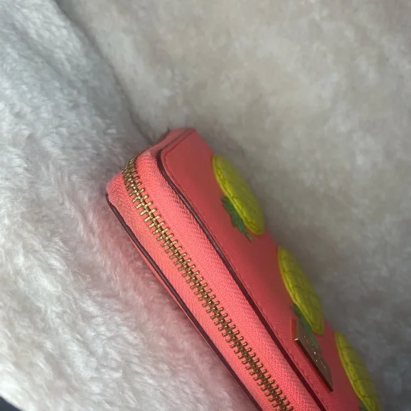 Kate spade pineapple wallet - Picture 4 of 8